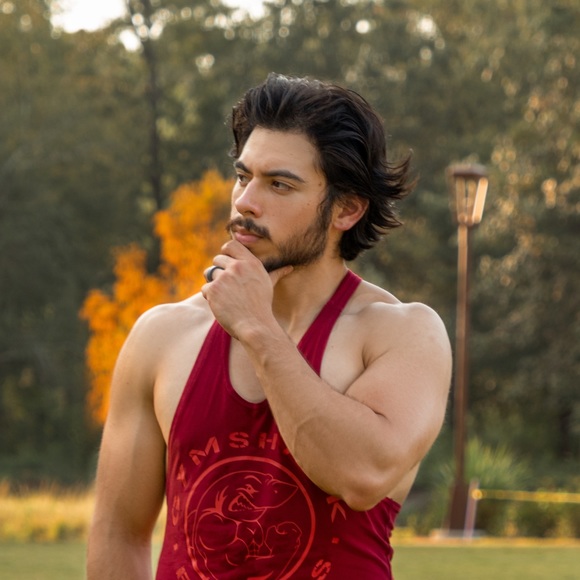 Poshmark profile picture for @hugo_69